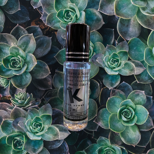 K  For MEN
Invictus 0.35 Fl. Oz. Rolletique- Oil Roll-on Men.